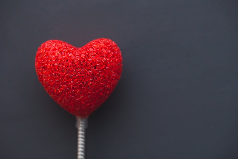 HOW TO LEARN TO LOVE YOURSELF