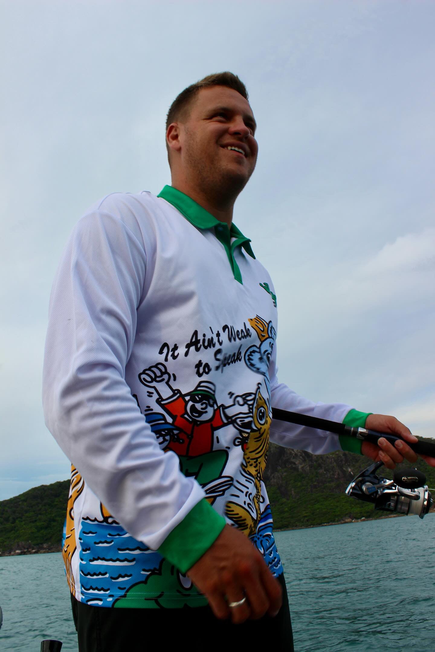 LIVIN Fishing Club Shirt